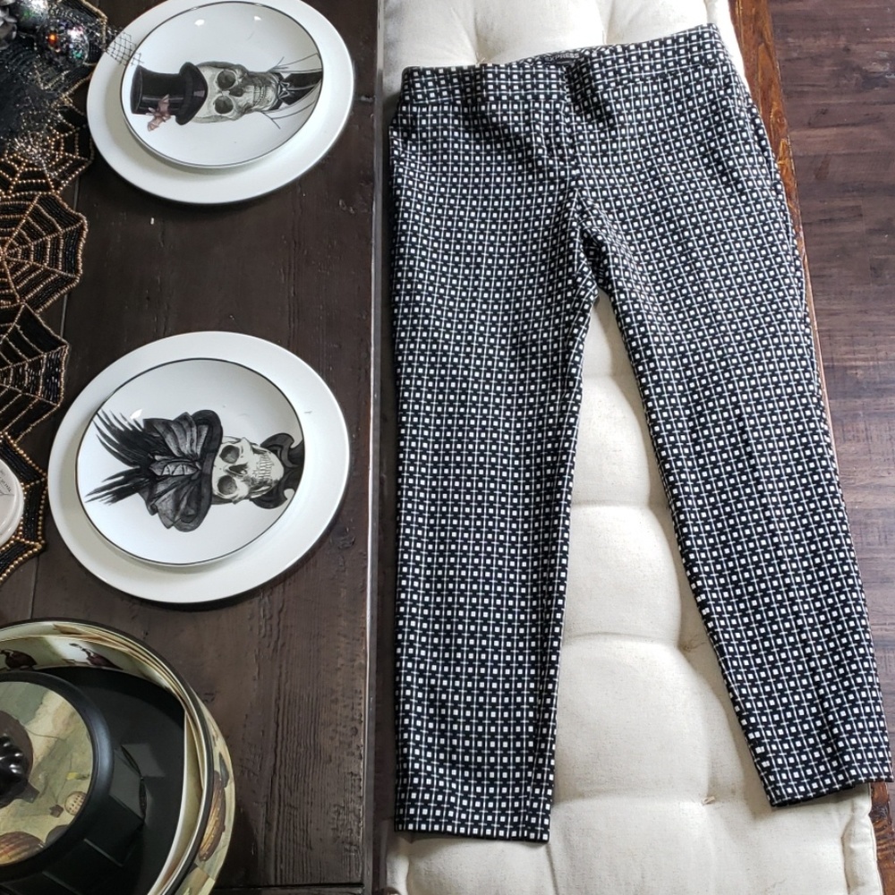 Express Black and White Cropped Slacks NWT